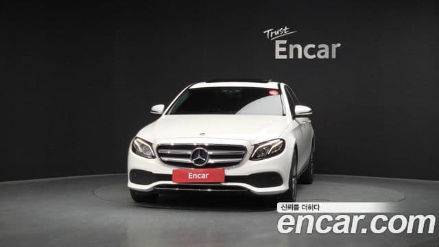 Mercedes-Benz E-Class 2019 — Фото 2/20