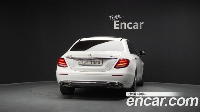 Mercedes-Benz E-Class 2019 — Фото 3/20
