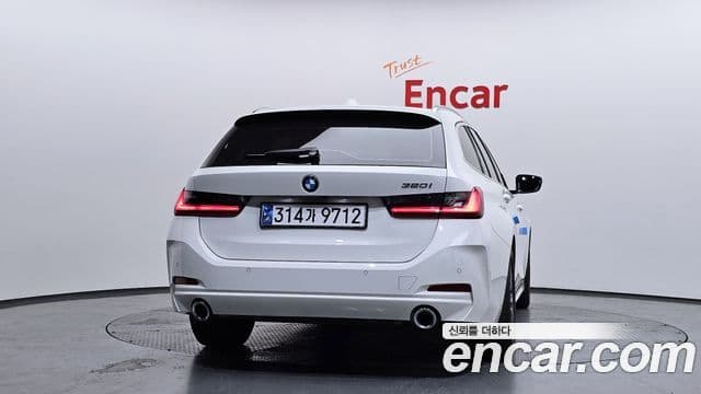 BMW 3 Series 2024 — фото 4 из 20