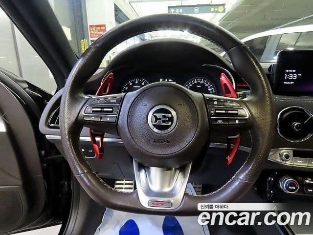 Kia Stinger 2021 — ფოტო 7/20
