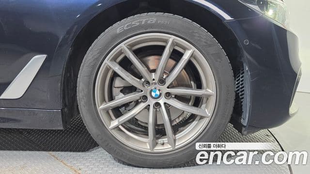 BMW 5 Series 2019 — фото 5 из 20