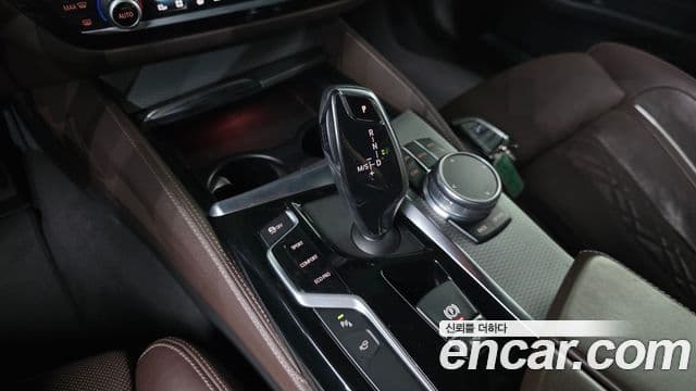 BMW 5 Series 2019 — фото 9 из 20