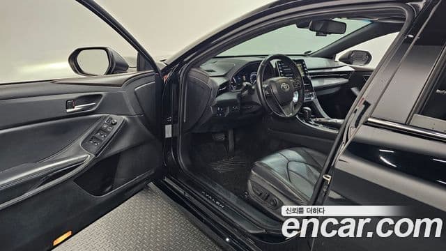 Toyota Avalon 2018 — фото 9 из 20