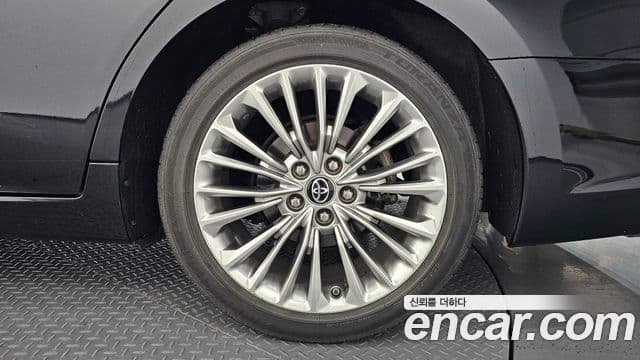 Toyota Avalon 2018 — фото 20 из 20