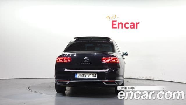 Volkswagen Passat GT 2022 — фото 4 из 20