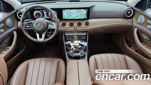 Mercedes-Benz E-Class 2019 — фото 7 из 20