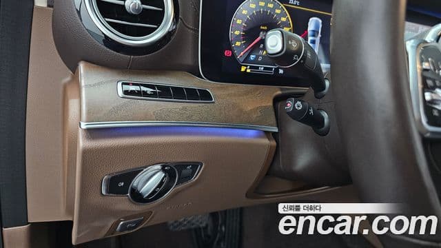 Mercedes-Benz E-Class 2019 — фото 14 из 20