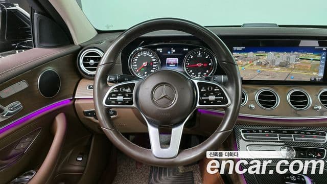 Mercedes-Benz E-Class 2019 — фото 12 из 20