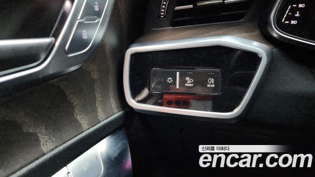Audi A6 2022 — ფოტო 18/20