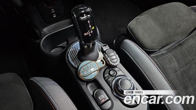 Mini Cooper S 2023 — фото 9 из 20