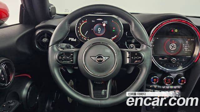 Mini Cooper S 2023 — фото 12 из 20