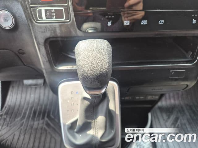Hyundai Staria 2023 — фото 15 из 18