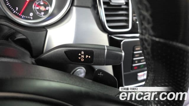 Mercedes-Benz GLE-Class 2018 — ფოტო 9/20