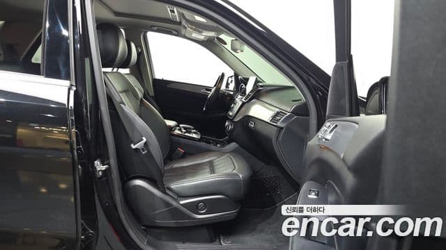 Mercedes-Benz GLE-Class 2018 — ფოტო 11/20