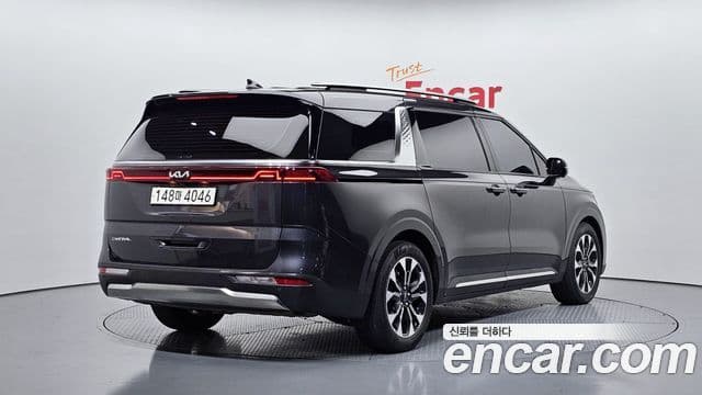 Kia Carnival 2022 — фото 2 из 20