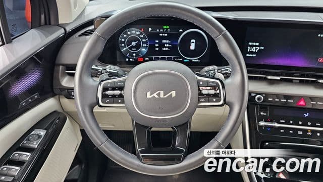 Kia Carnival 2022 — фото 13 из 20