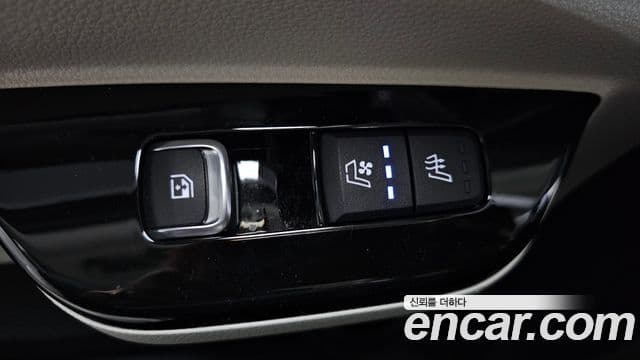 Kia Carnival 2022 — фото 18 из 20