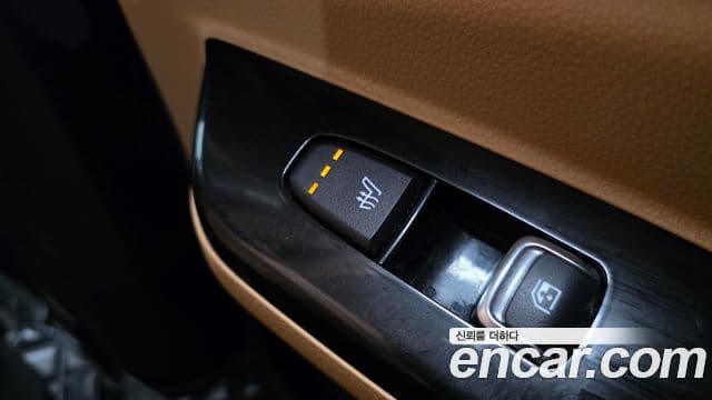 Kia Carnival 2022 — Şəkil 19/20