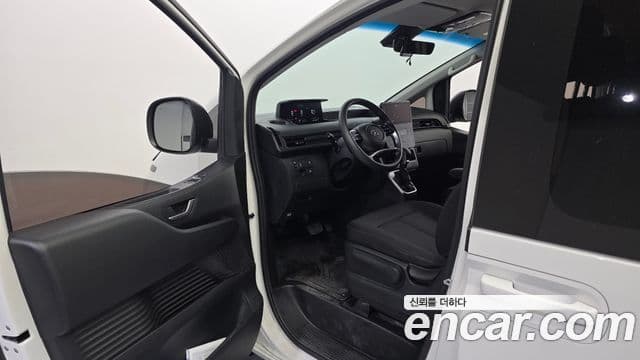 Hyundai Staria 2022 — ფოტო 10/20