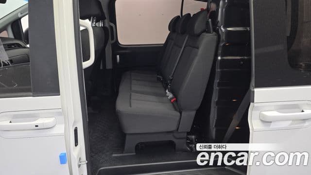 Hyundai Staria 2022 — ფოტო 11/20
