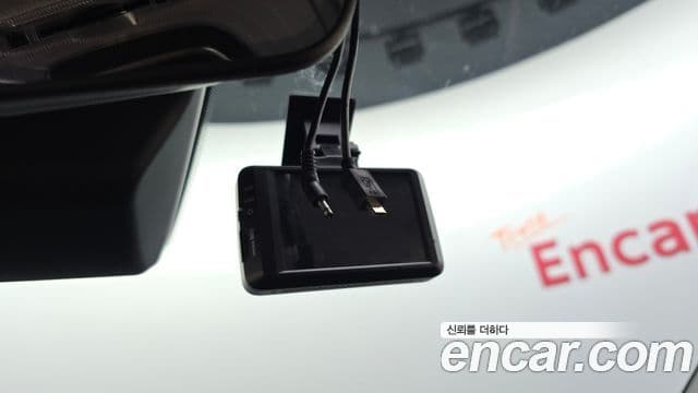 Hyundai Kona Hybrid 2023 — Photo 28/33