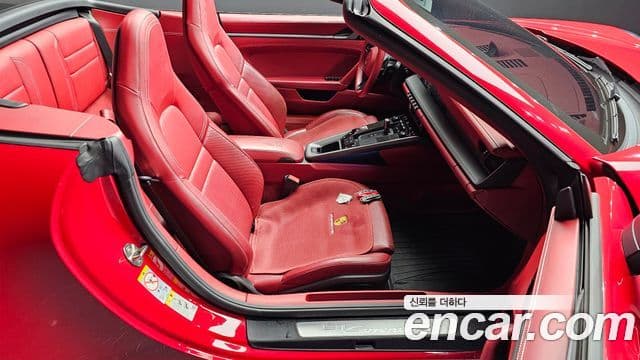 Porsche 911 2021 — Photo 11/30