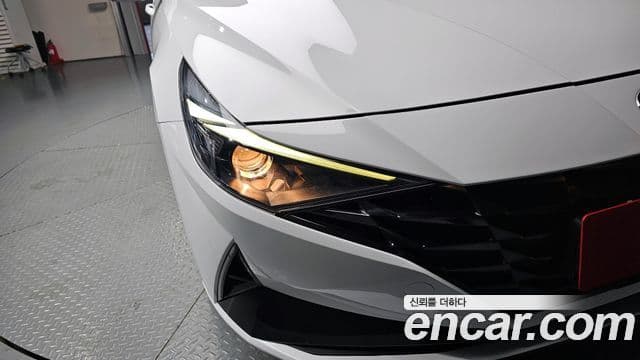 Hyundai The New Avante Hybrid 2022 — Photo 2/31