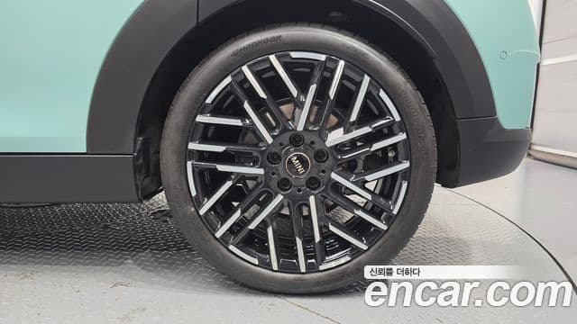 Mini Cooper S 2024 — Photo 16/33