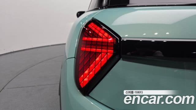Mini Cooper S 2024 — Photo 17/33