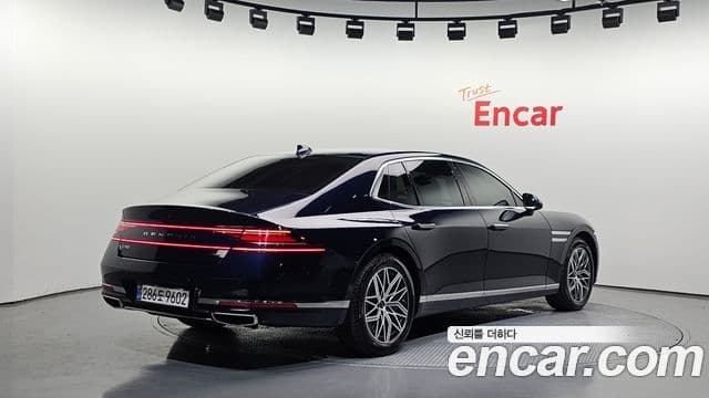 Genesis G90 2023 — Şəkil 1/20