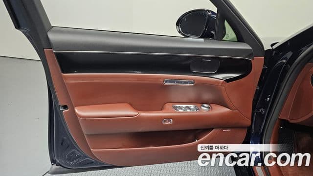 Genesis G90 2023 — Photo 26/30