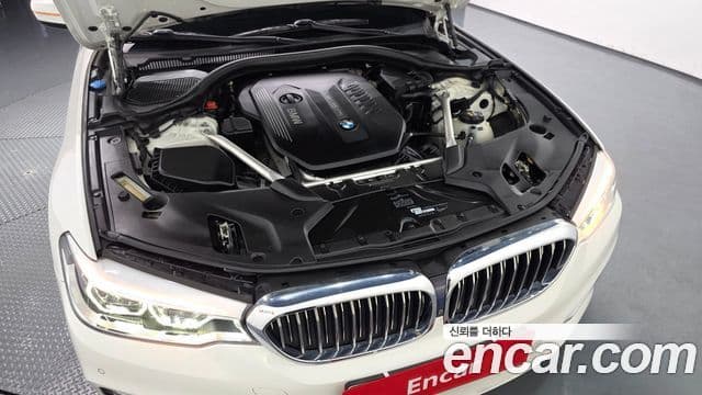 BMW 5 Series 2018 — фото 6 из 20
