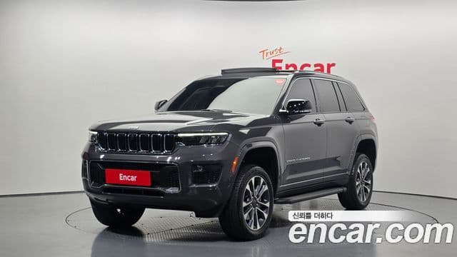 Jeep Grand Cherokee 2023 — Şəkil 10/20