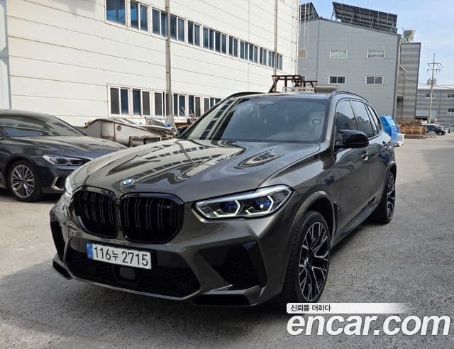 BMW X5M 2022 — Photo 9/15