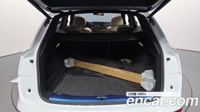 Audi Q5 2023 — Şəkil 18/20