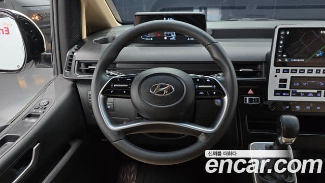 Hyundai Staria 2022 — ფოტო 11/20