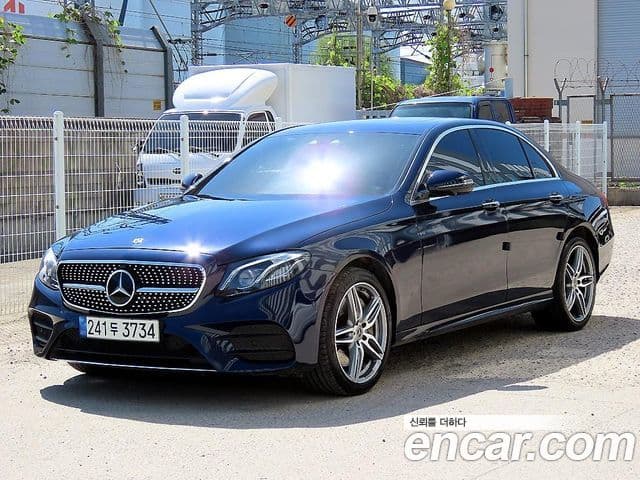 Mercedes-Benz E-Class 2020 — Фото 1/20