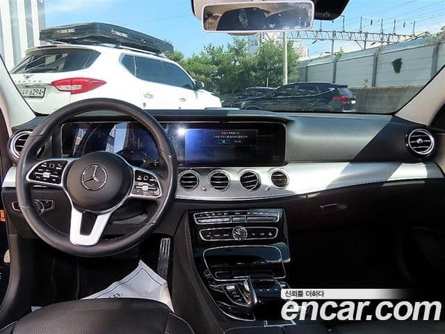 Mercedes-Benz E-Class 2020 — Фото 6/20
