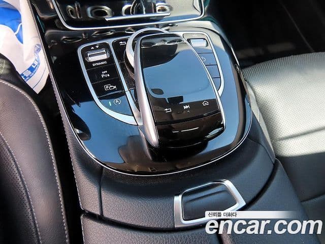 Mercedes-Benz E-Class 2020 — Фото 11/20