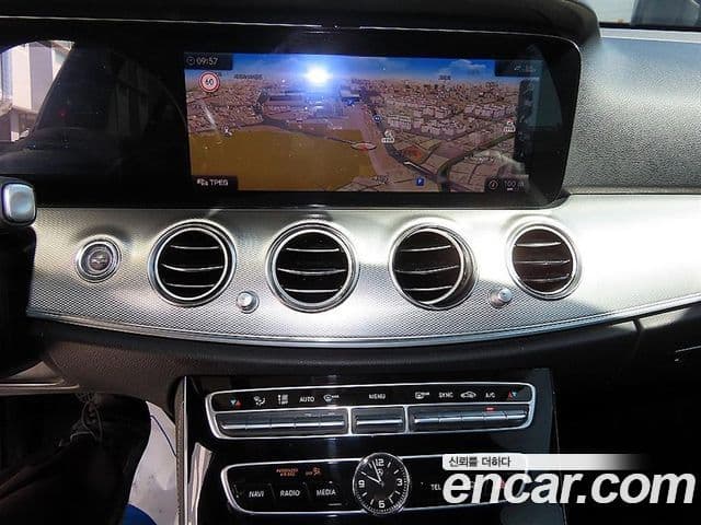 Mercedes-Benz E-Class 2020 — Фото 13/20