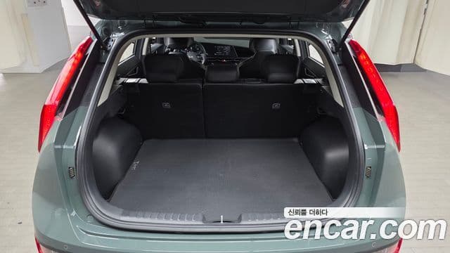 Kia Niro 2022 — фото 20 из 20