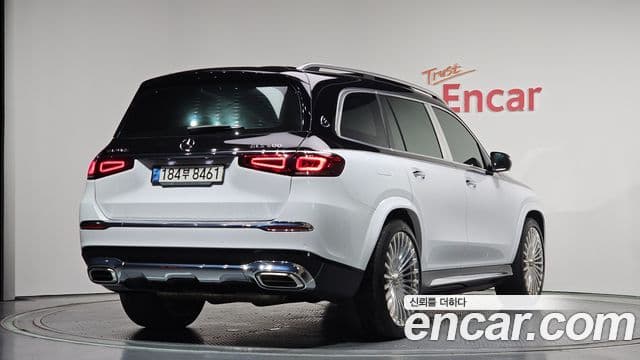 Mercedes-Benz GLS-Class 2021 — Photo 9/34