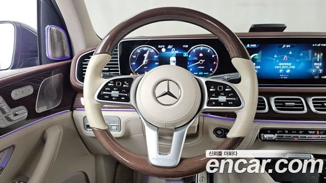 Mercedes-Benz GLS-Class 2021 — Photo 29/34