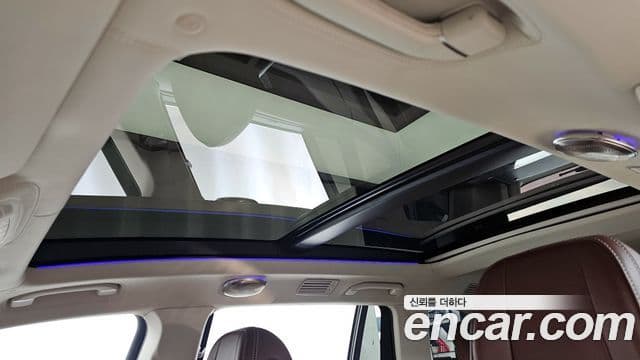 Mercedes-Benz GLS-Class 2021 — Photo 11/34