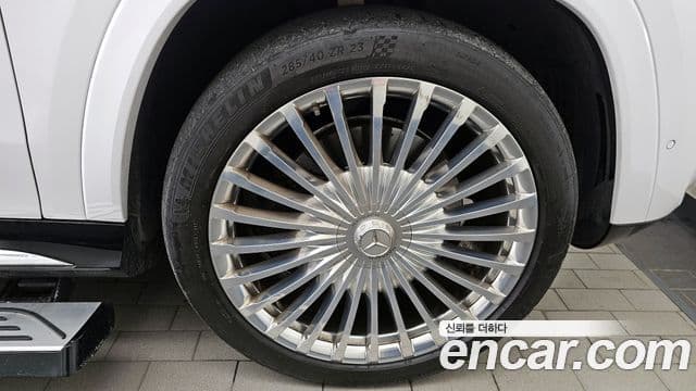 Mercedes-Benz GLS-Class 2021 — Photo 8/34