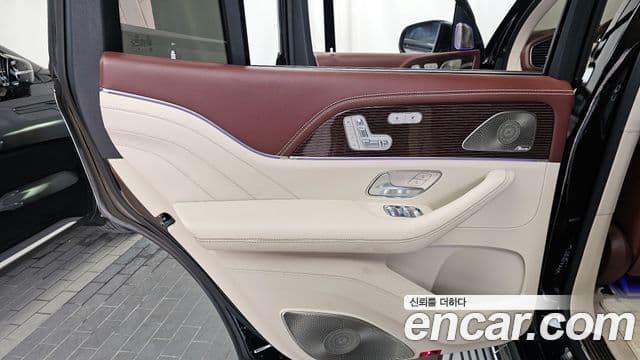 Mercedes-Benz GLS-Class 2021 — Photo 16/34