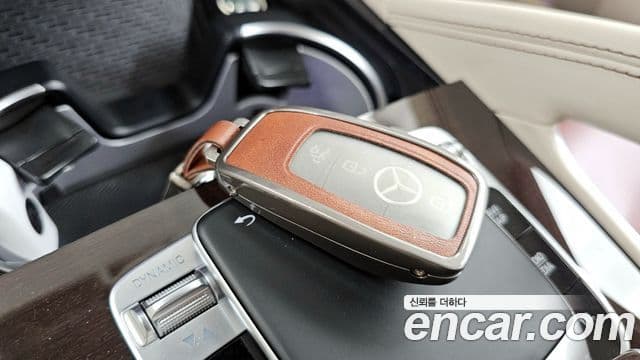 Mercedes-Benz GLS-Class 2021 — Photo 24/34