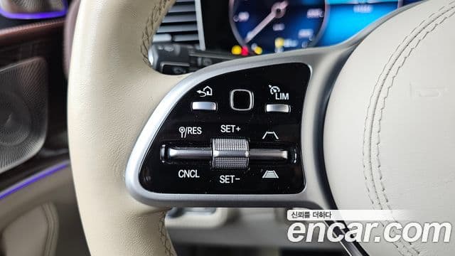 Mercedes-Benz GLS-Class 2021 — Photo 21/34