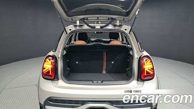 Mini Cooper S 2024 — Фото 20/20