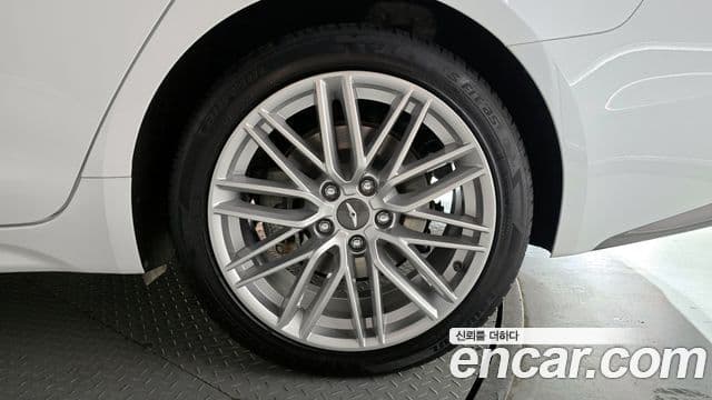 Genesis G70 2020 — Photo 23/30